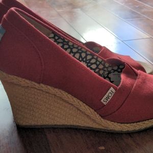 TOMS red espadrilles wedges. Size 8